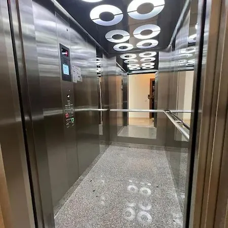 Sky Hill 16 Apartment *